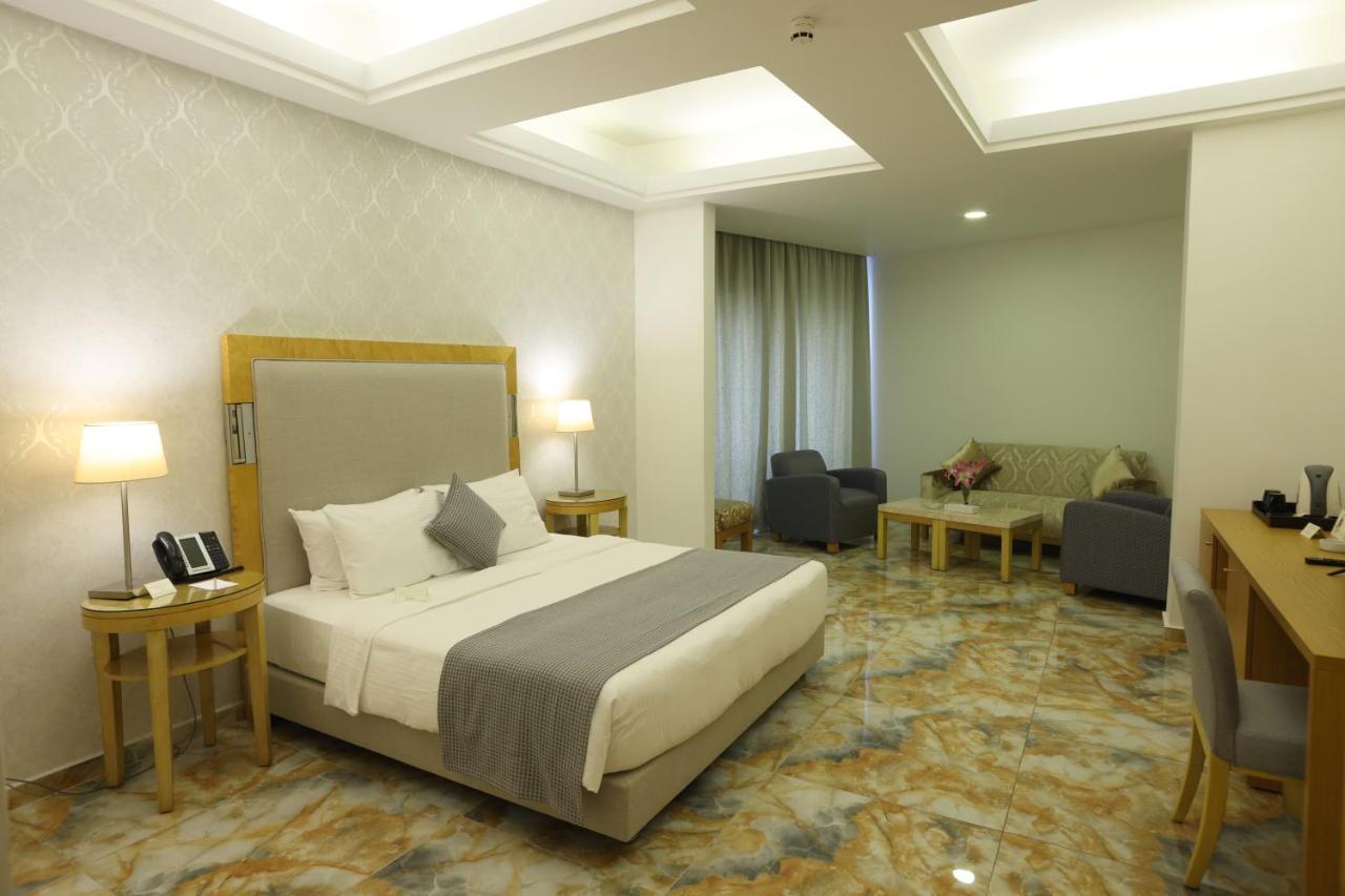 Riviera Hotel And Beach Lounge, Βηρυτός Εξωτερικό φωτογραφία