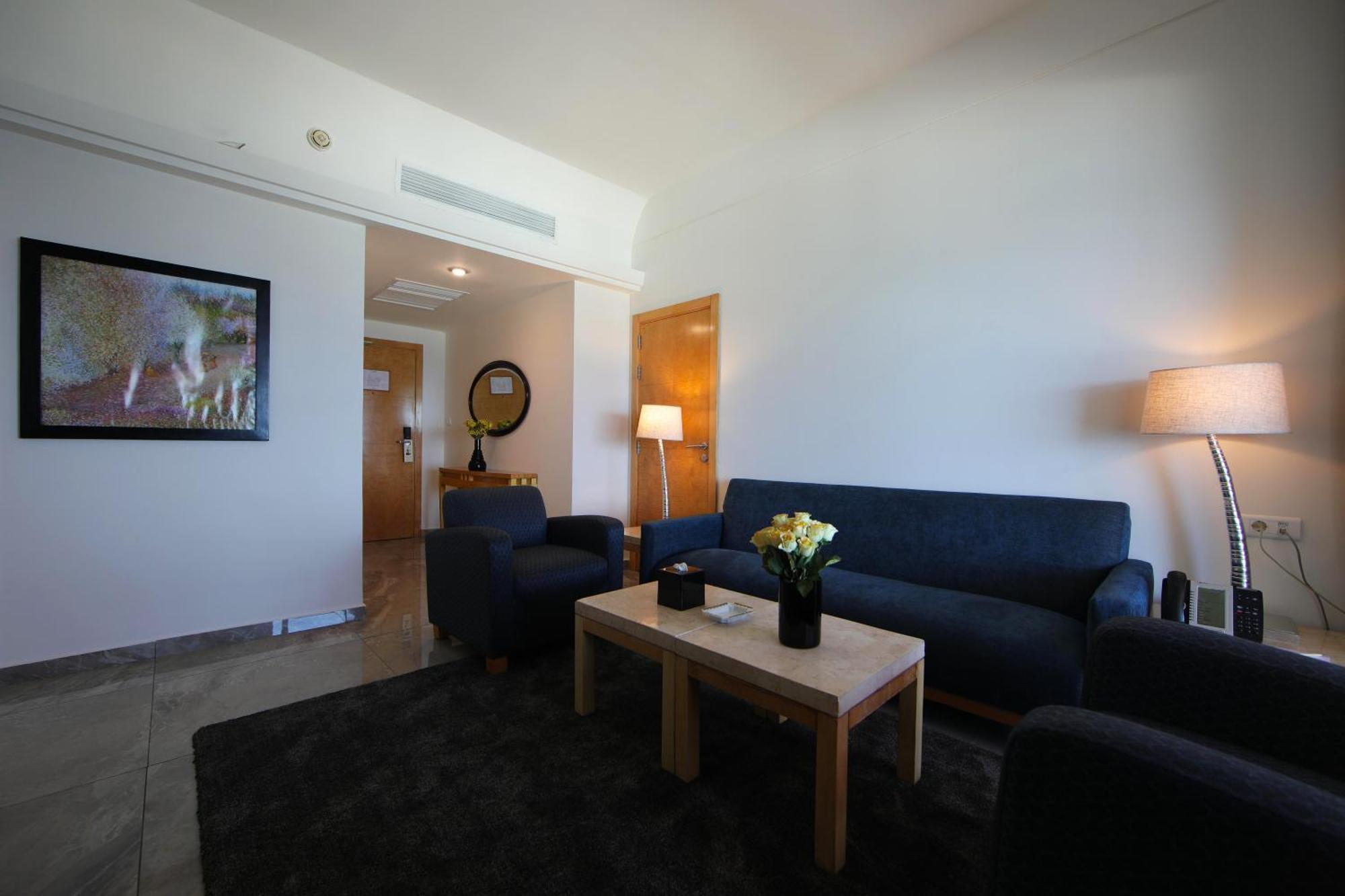 Riviera Hotel And Beach Lounge, Βηρυτός Εξωτερικό φωτογραφία
