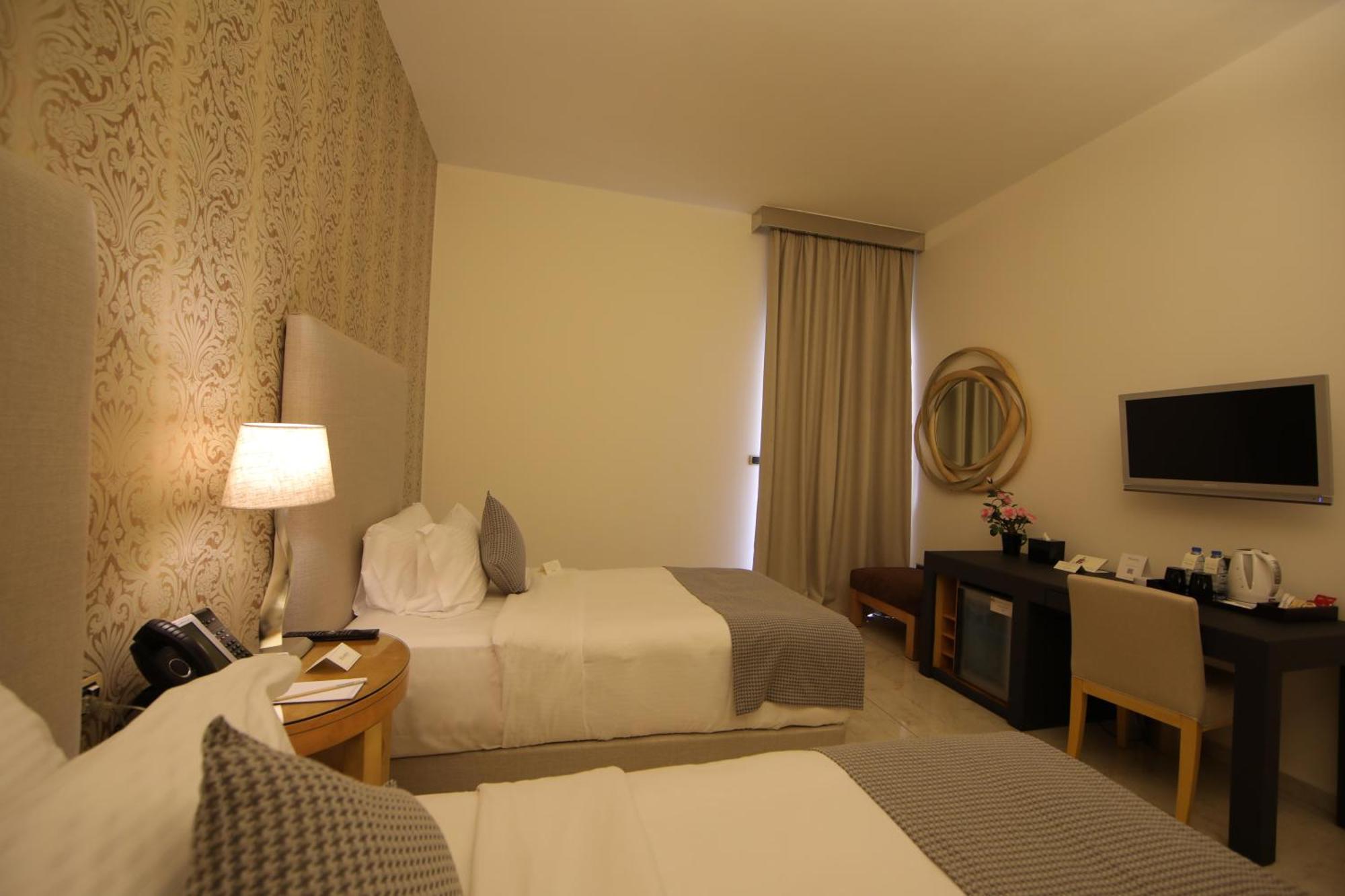 Riviera Hotel And Beach Lounge, Βηρυτός Εξωτερικό φωτογραφία