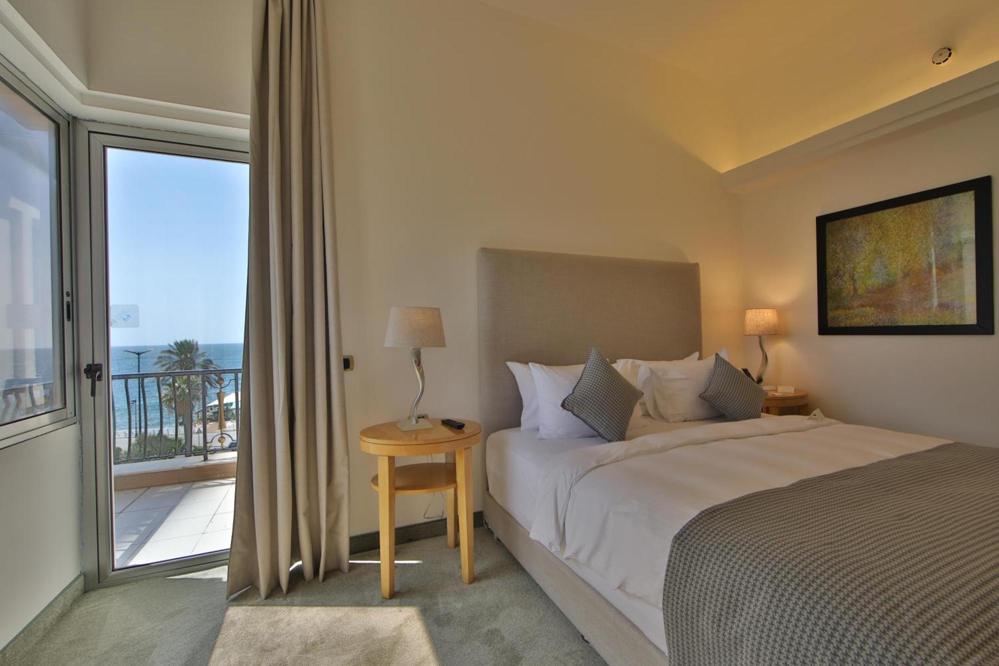 Riviera Hotel And Beach Lounge, Βηρυτός Εξωτερικό φωτογραφία