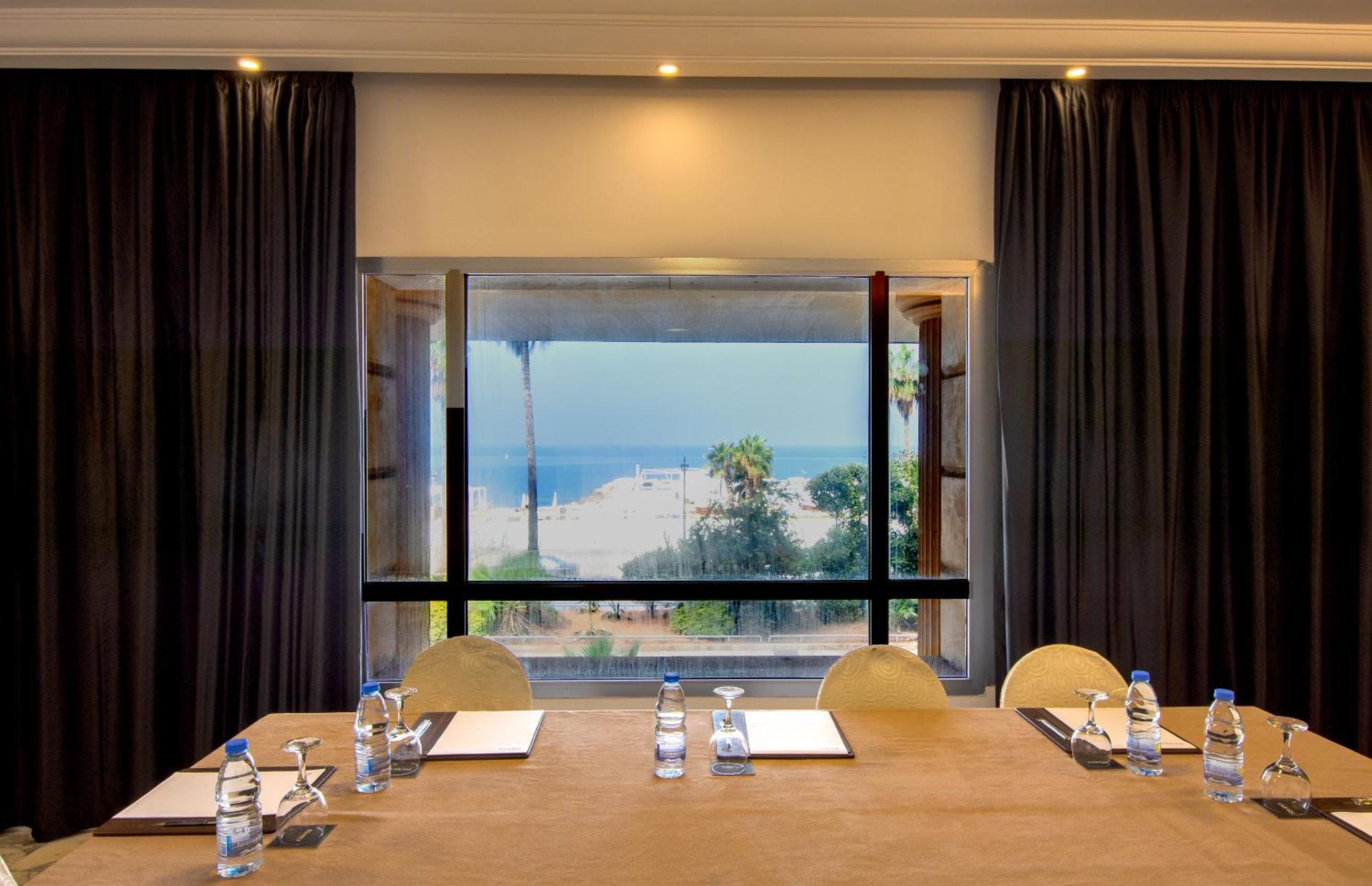 Riviera Hotel And Beach Lounge, Βηρυτός Εξωτερικό φωτογραφία